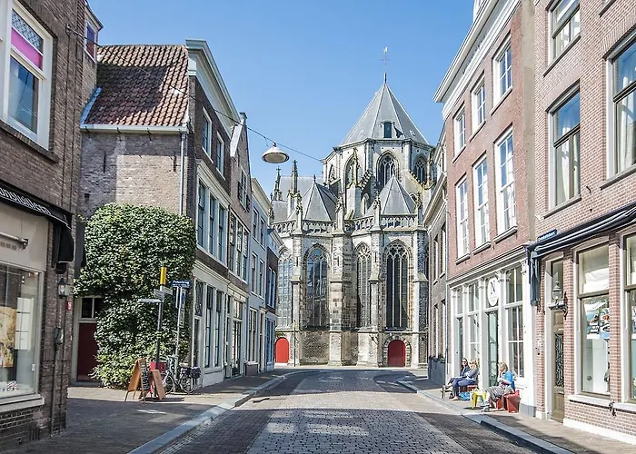 Oda ve Kahvaltı Blom Aan De Gracht 4*