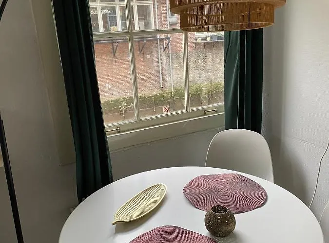 Blom Aan De Gracht Dordrecht