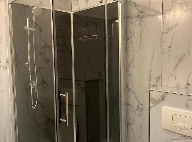 布洛姆安德格拉施酒店 4*